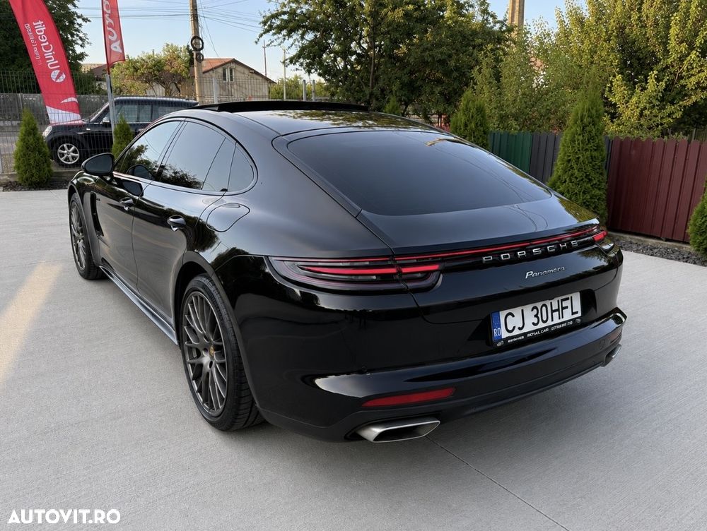 Porsche Panamera 4 E-Hybrid - 4