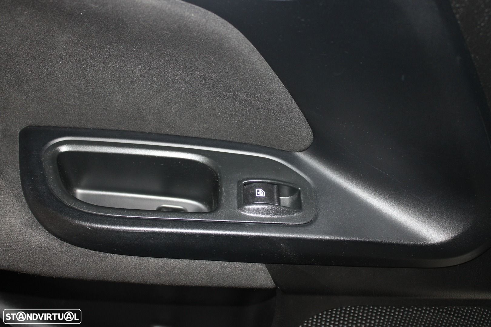 Fiat Tipo Station Wagon 1.6 M-Jet Lounge - 23