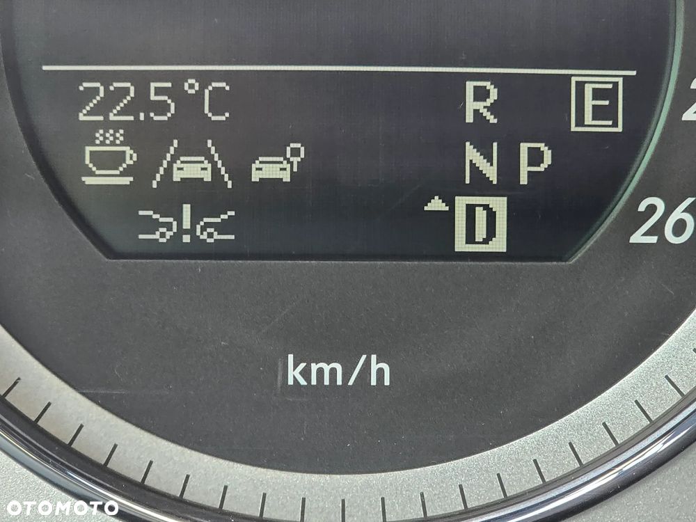 Mercedes-Benz Klasa E 350 CDI DPF 4Matic BlueEFFICIENCY 7G-TRONIC Avantgarde - 25
