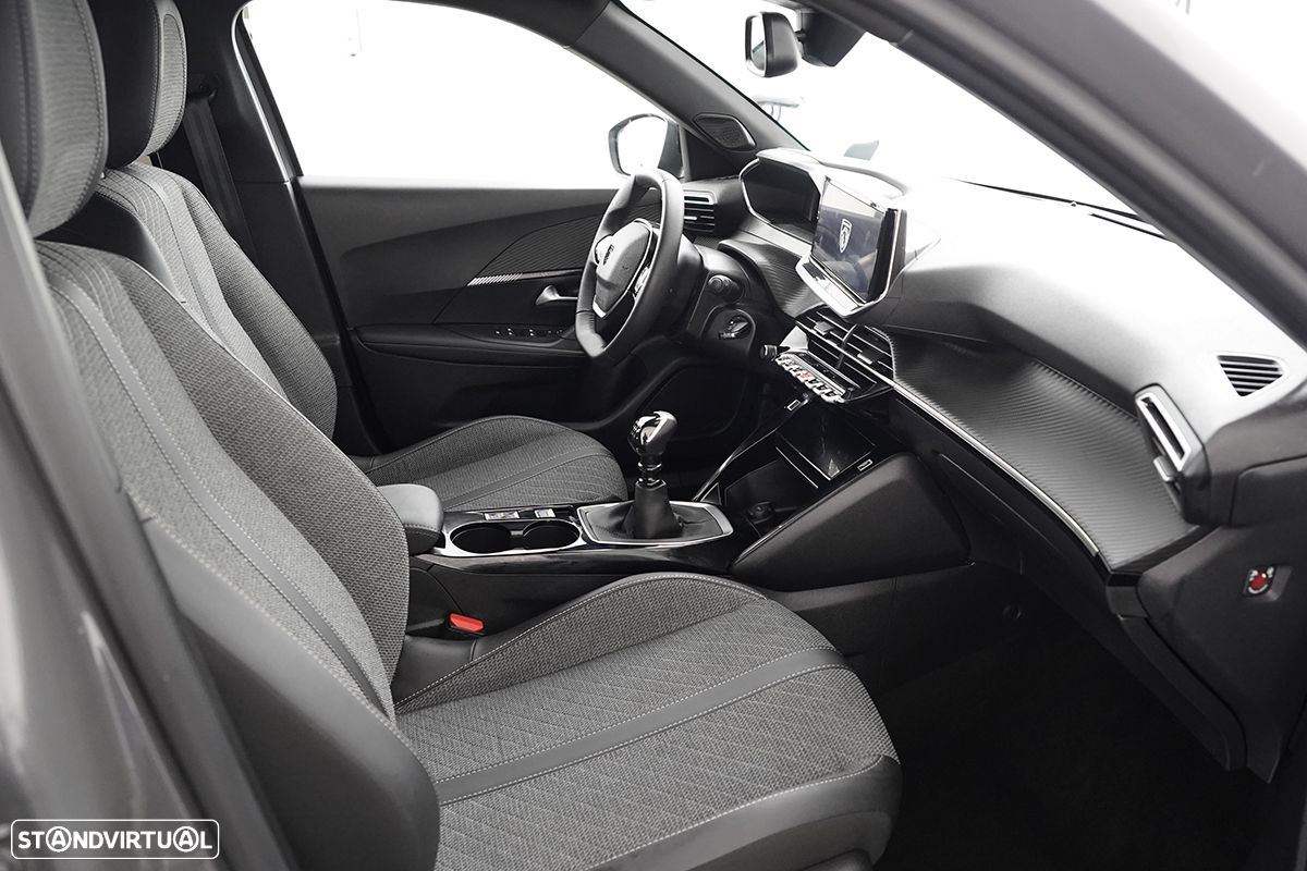 Peugeot 2008 1.2 PureTech Allure - 32