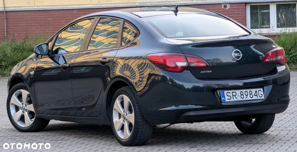 Opel Astra 1.6 Enjoy - 4