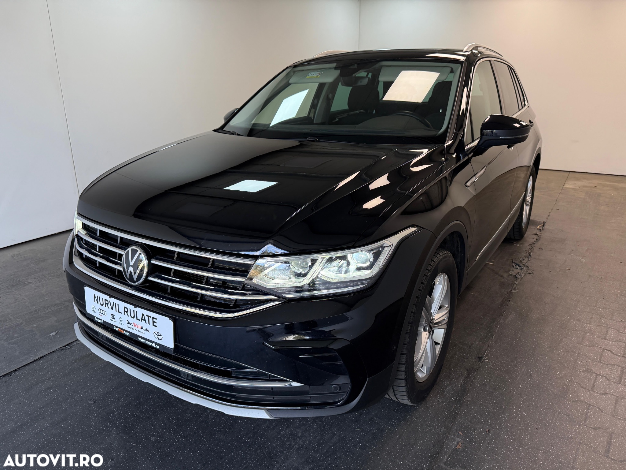 Volkswagen Tiguan 2.0 TDI SCR 4MOTION DSG Elegance - 37