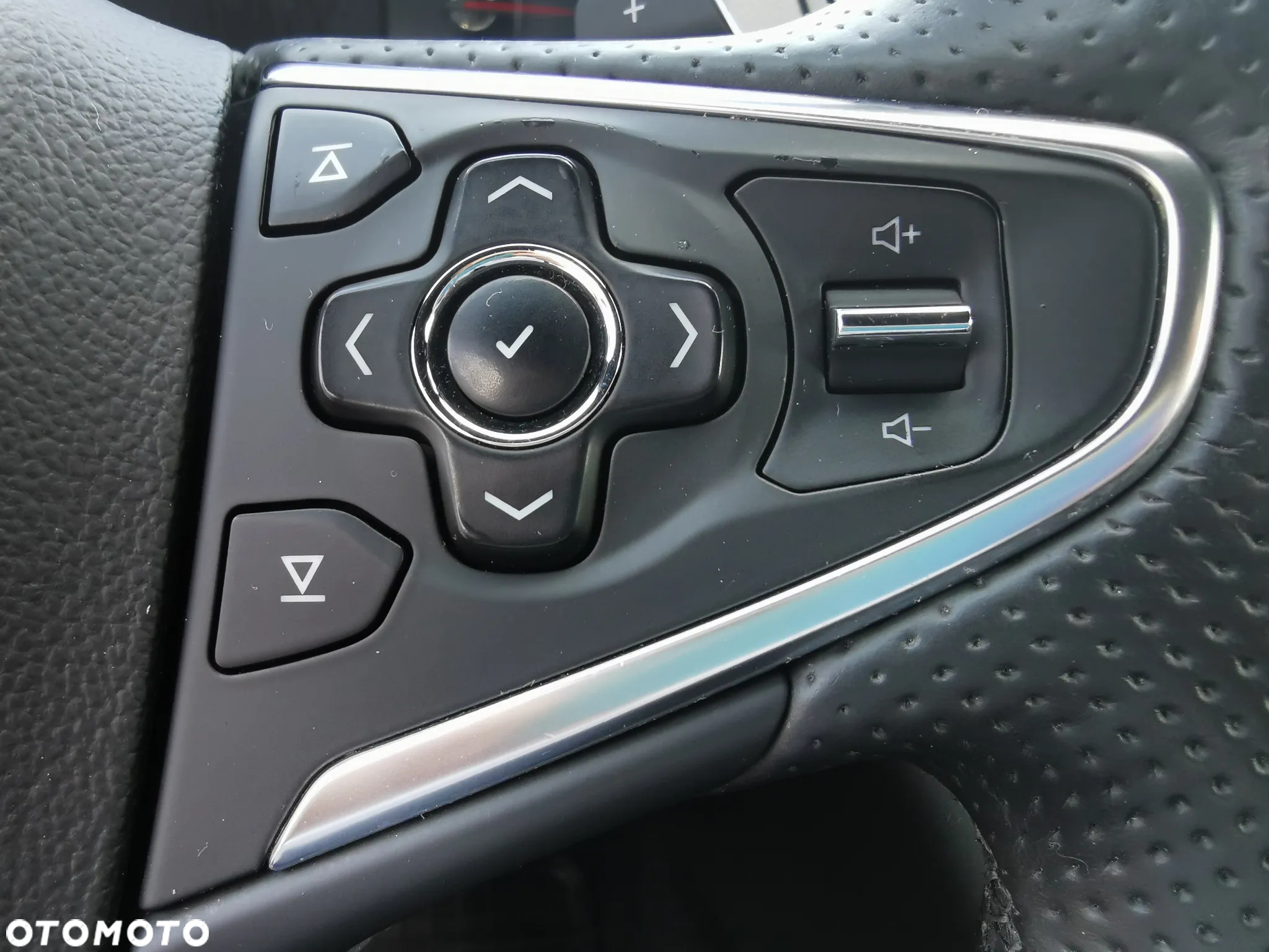 Opel Insignia 1.6 T Cosmo EU6 - 29