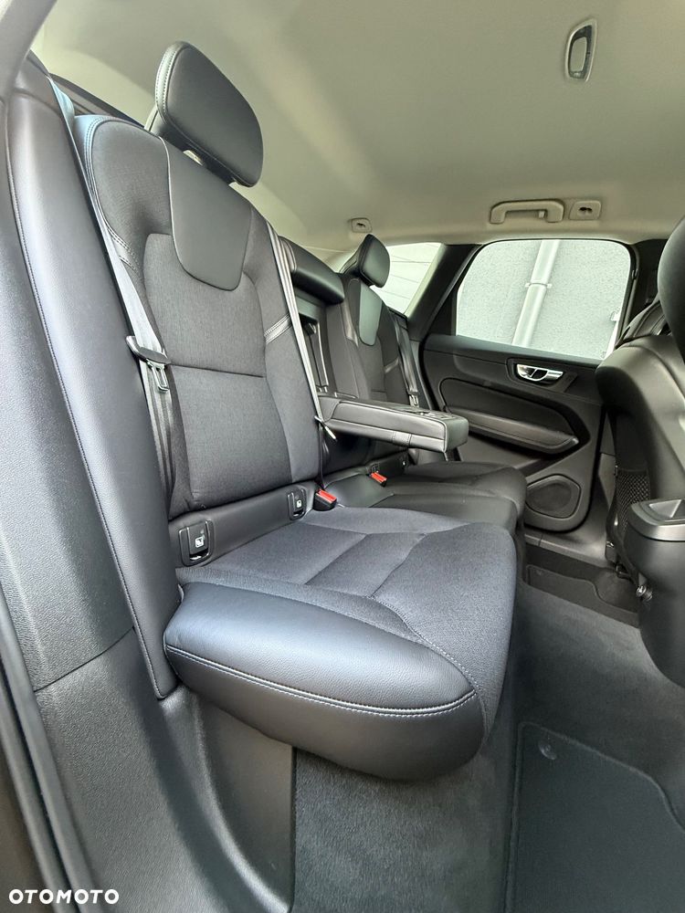 Volvo XC 60 D3 Drive-E Momentum - 29