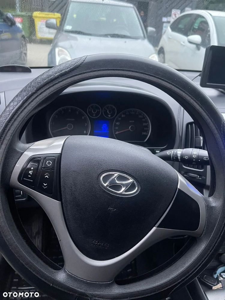 Hyundai i30 1.6 Comfort - 11