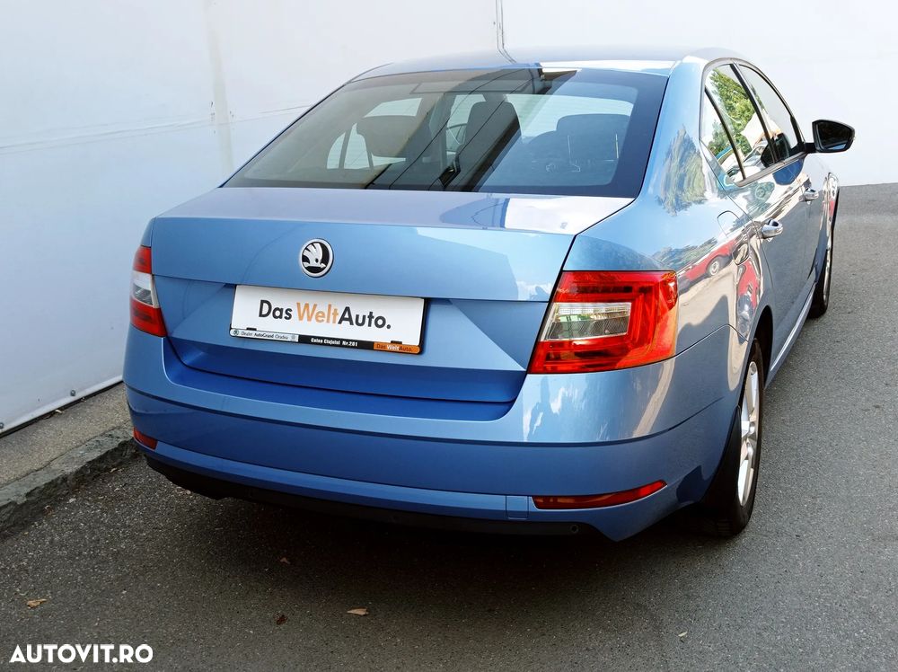Skoda Octavia 1.6 TDI DSG Ambition - 11