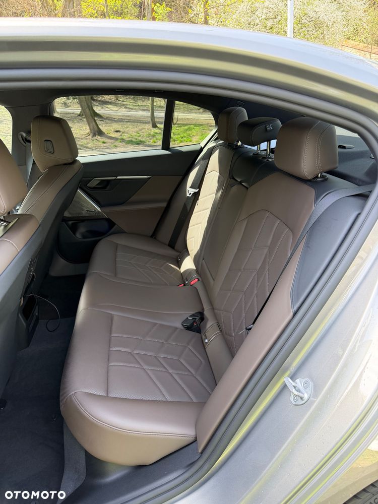 BMW Seria 5 520d mHEV M Sport - 22