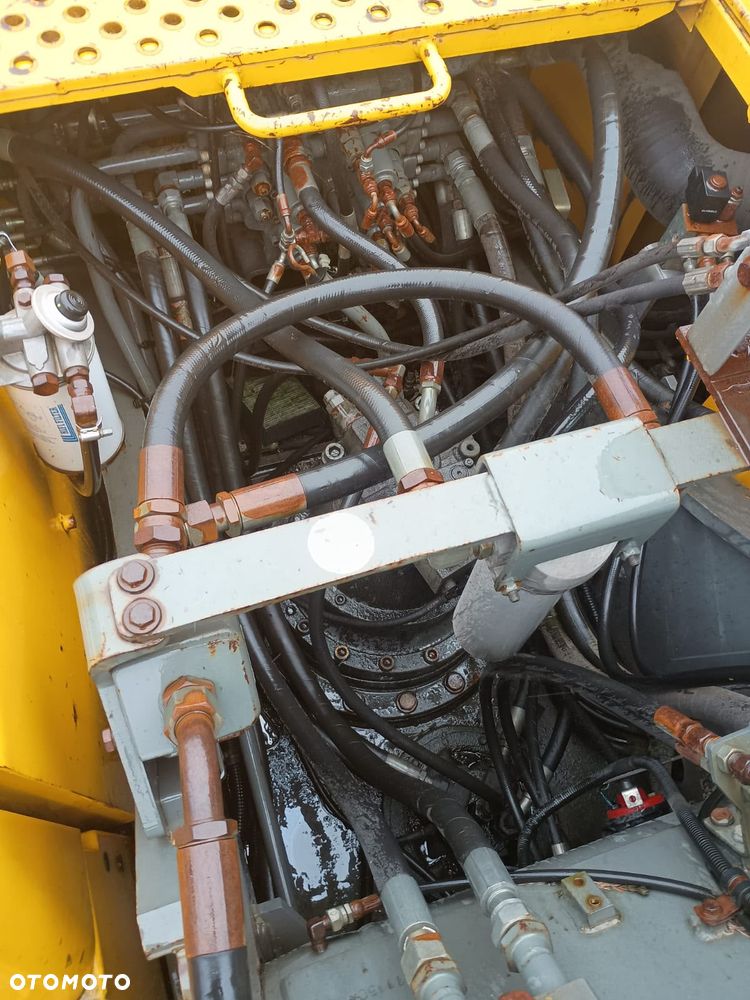 Volvo EC240 BNLC - 5