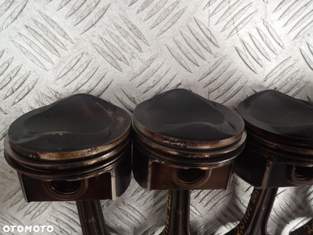 TŁOK KORBOWÓD GOLF A4 B7 A6 C6 2.0 TFSI 82P41 - 3