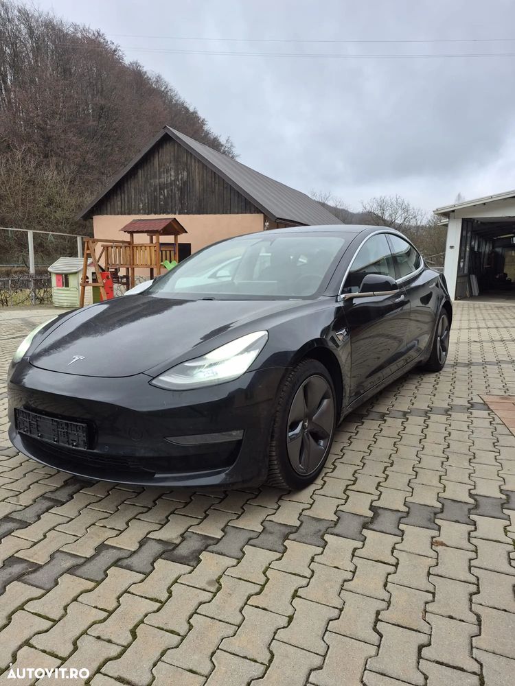 Tesla Model 3 - 2