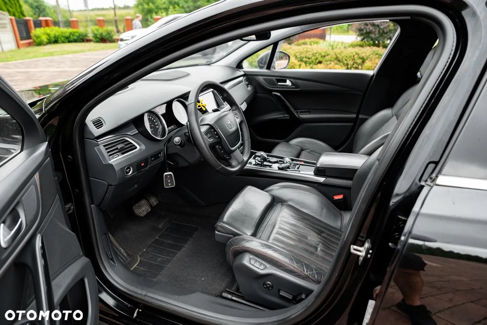 Peugeot 508 RXH Hybrid4 - 16