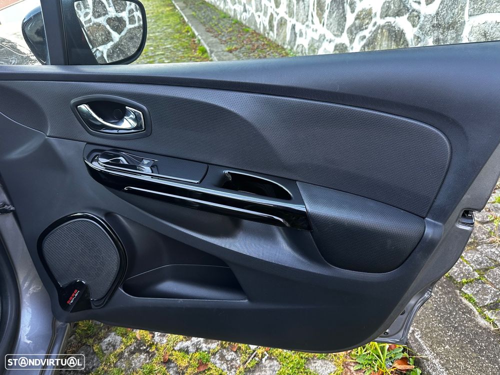 Renault Clio 0.9 TCE Luxe - 32