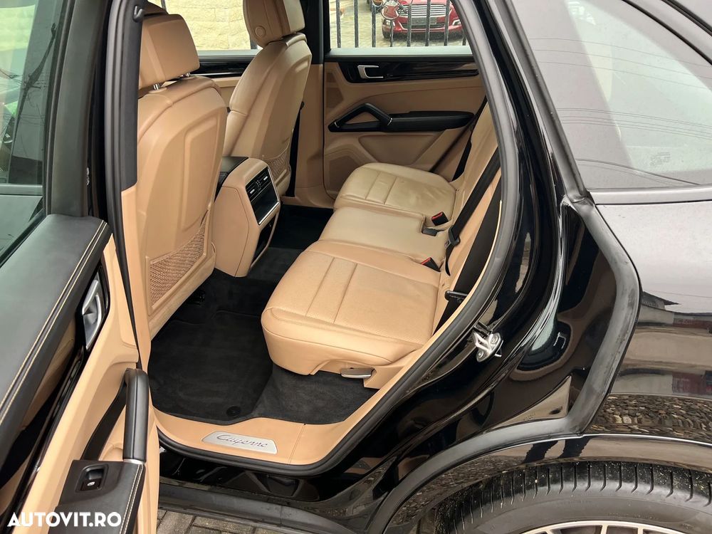 Porsche Cayenne Tiptronic S - 9