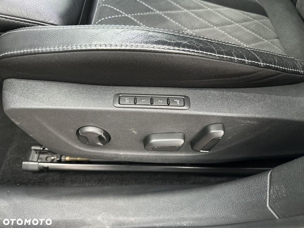 Skoda Octavia 2.0 TDI 4x4 RS DSG - 32