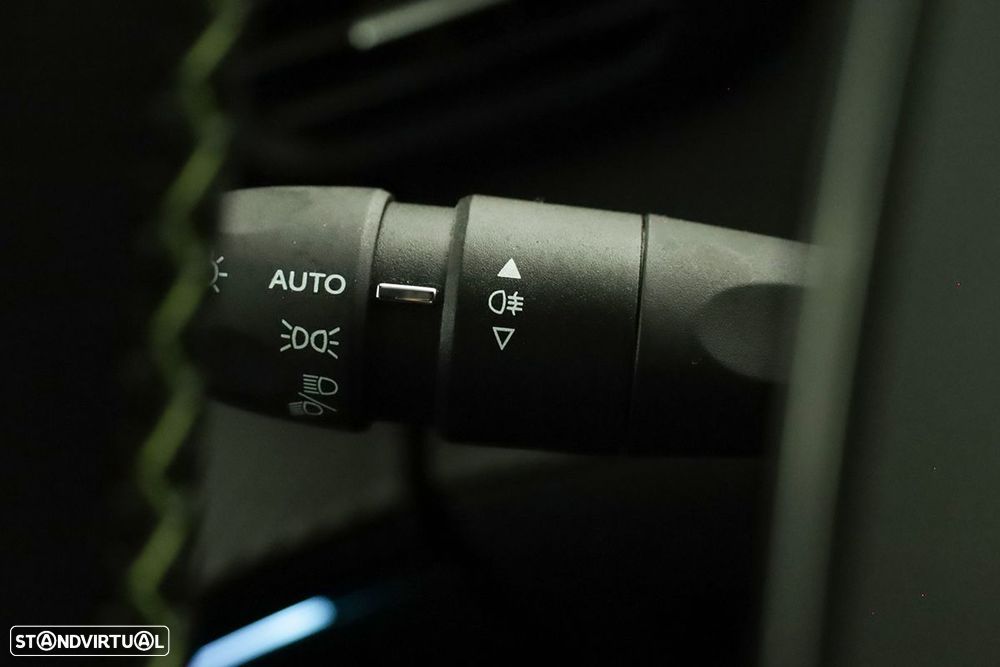 Peugeot e-2008 50 kWh GT - 18