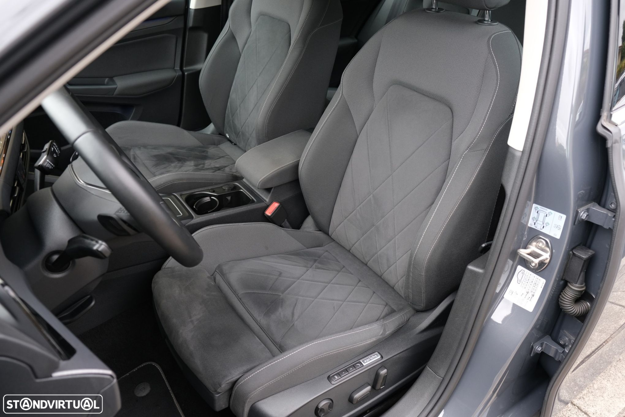 VW Golf 1.4 TSI e-Hybrid DSG - 12