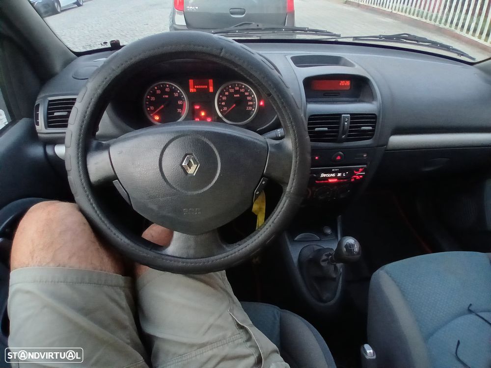 Renault Clio 1.2 16V Privilège Luxe — fotografia 5
