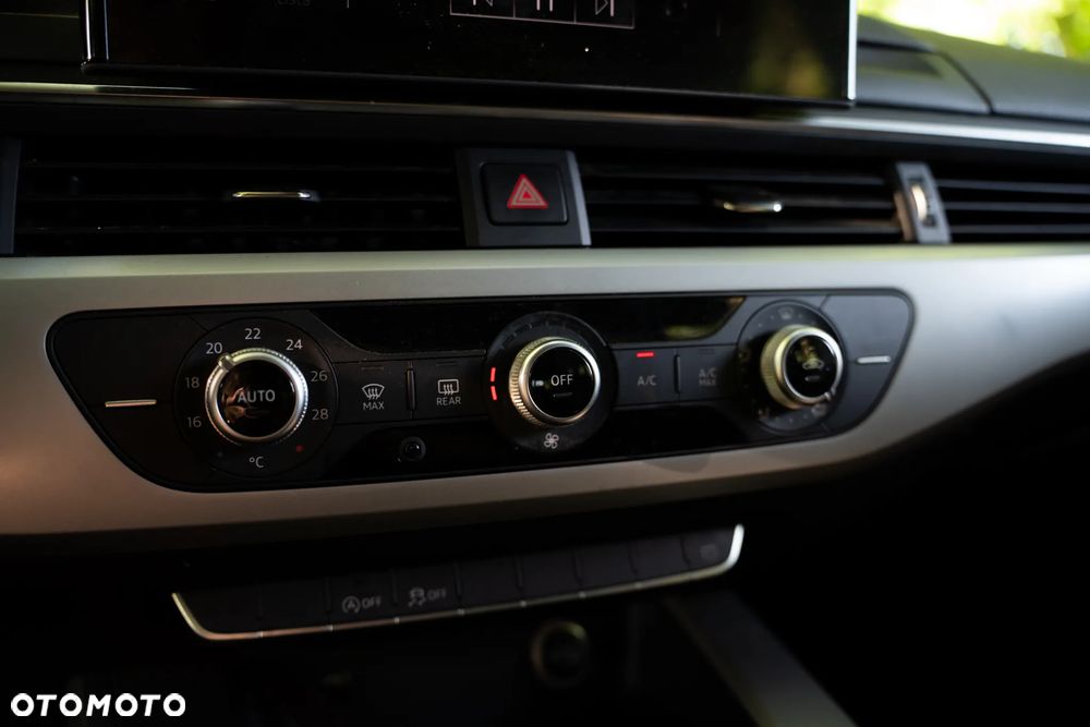 Audi A4 Avant 30 TDI S tronic - 13