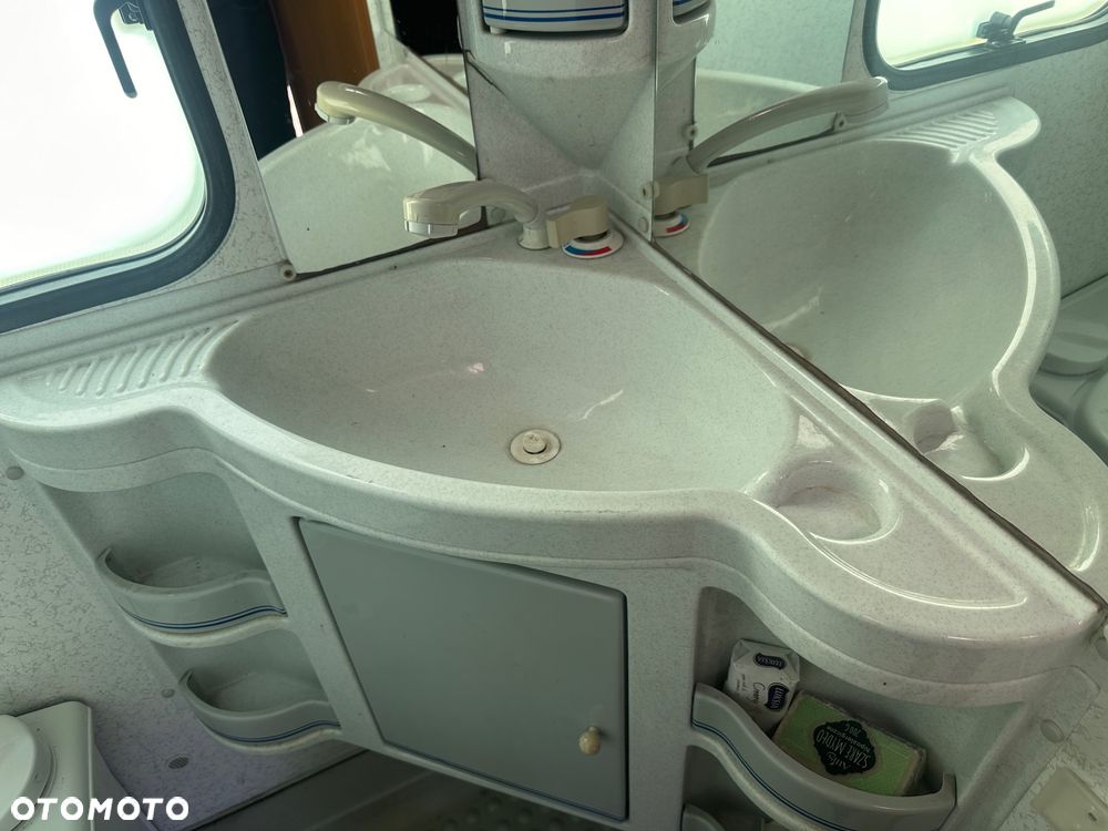 Adria Unica 462 - 15