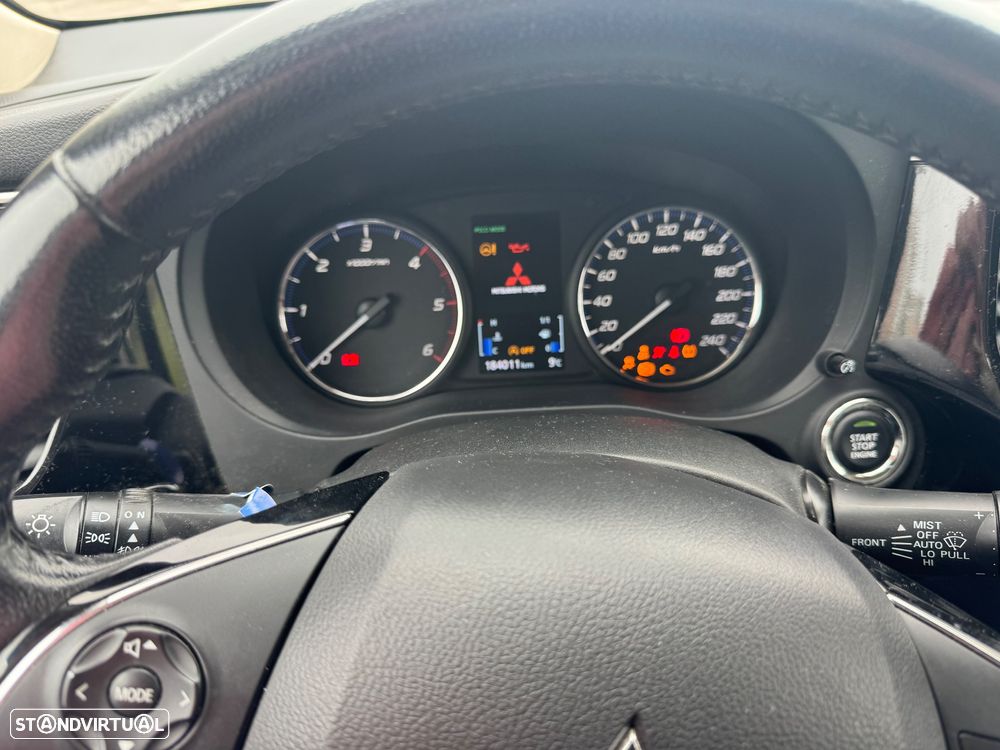 Mitsubishi Outlander 2.2 DI-D Instyle Navi - 12