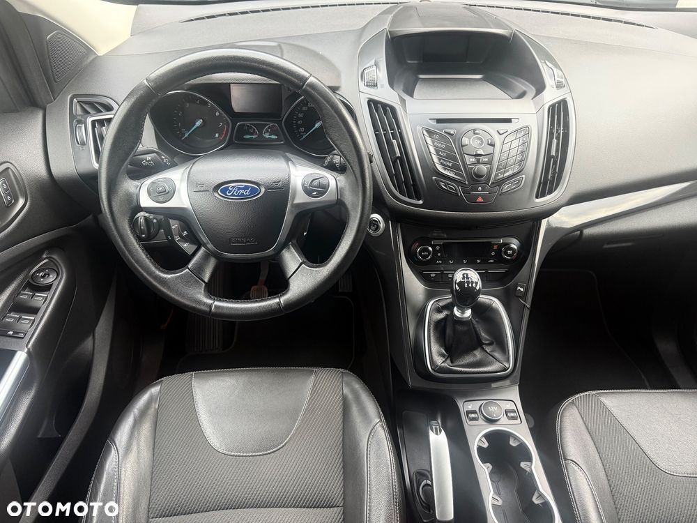 Ford Kuga 1.5 EcoBoost 2x4 Titanium - 9