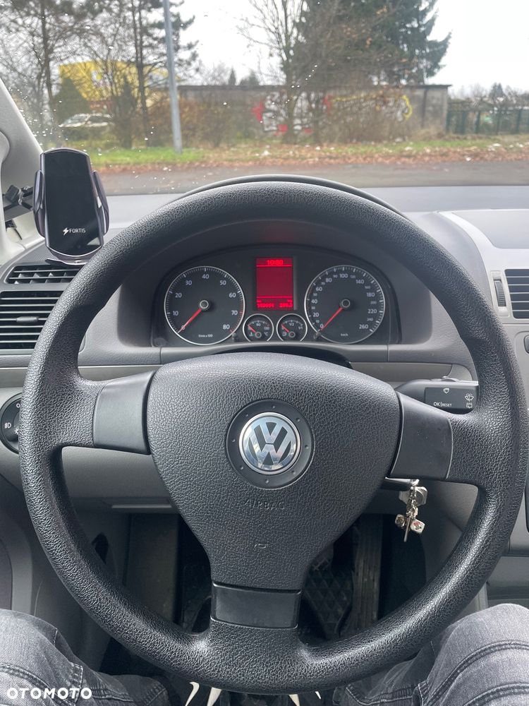 Volkswagen Touran - 19