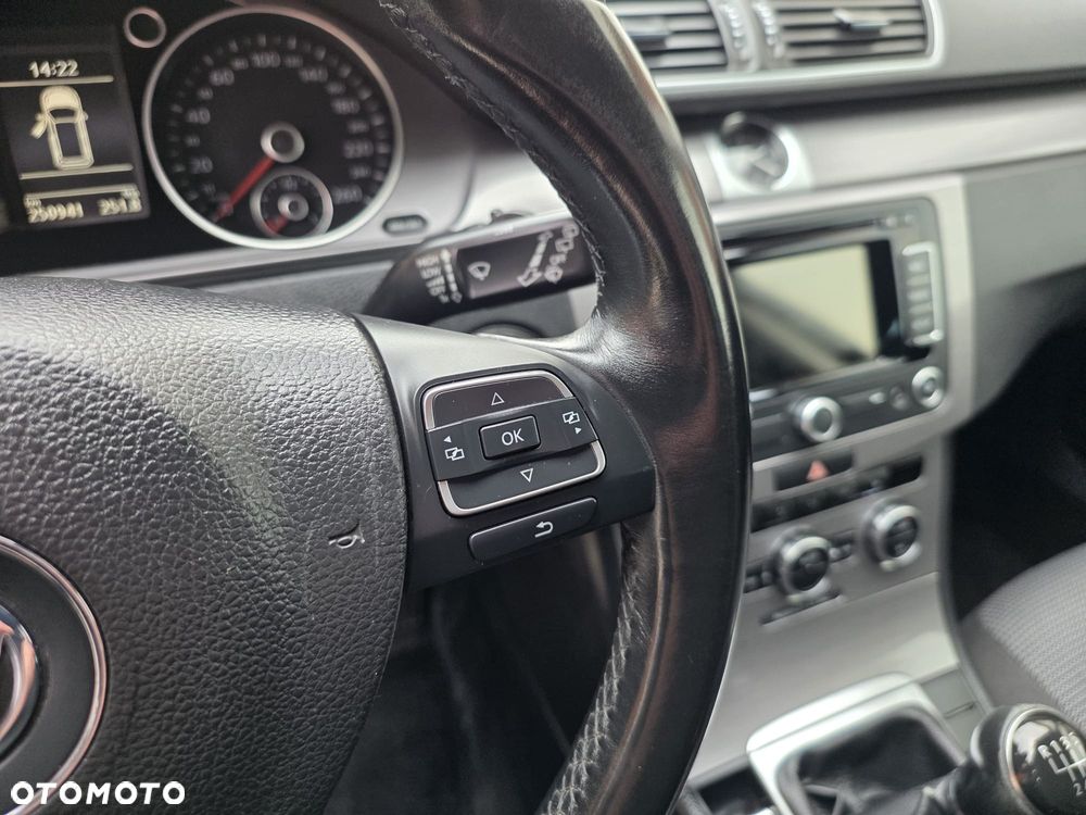 Volkswagen Passat Variant 2.0 TDI DPF Comfortline - 19