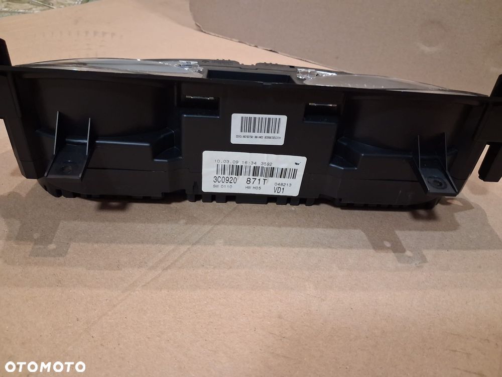 Licznik VW PASSAT B6   3C0920871T  OE - 2