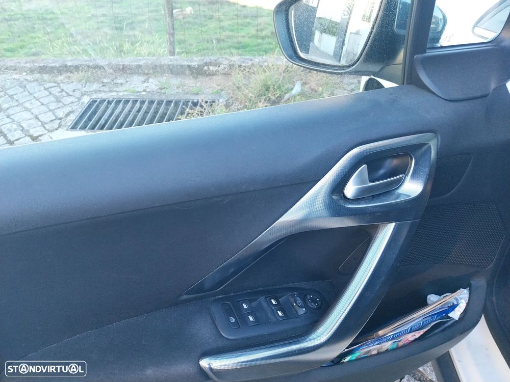 Peugeot 2008 1.6 e-HDi Allure - 6