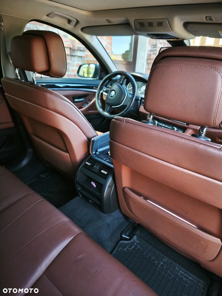 BMW Seria 5 525d Touring - 8
