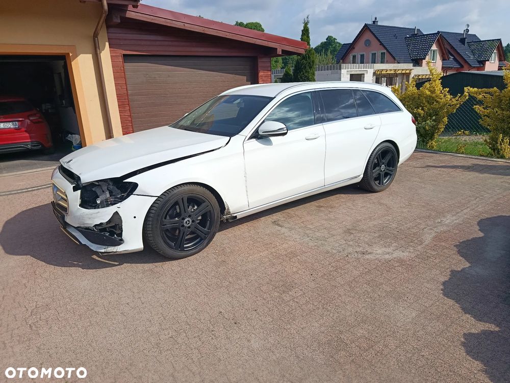 Mercedes-Benz Klasa E 220 d 9G-TRONIC - 2