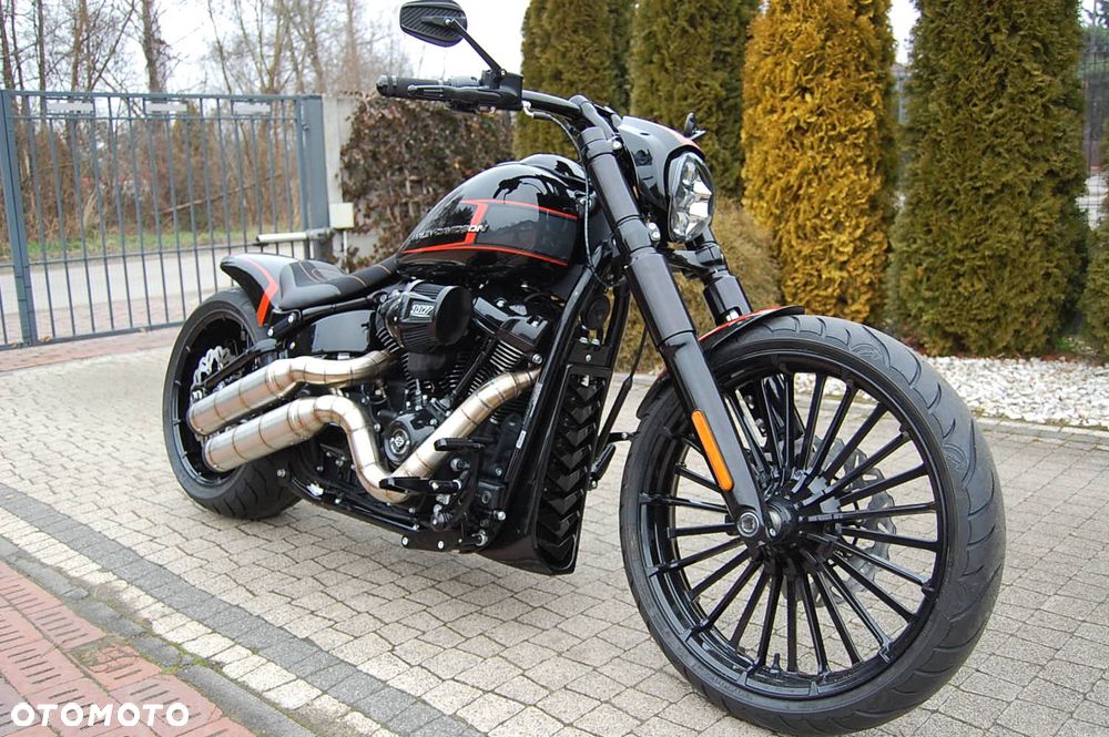 Harley-Davidson Softail Breakout - 3