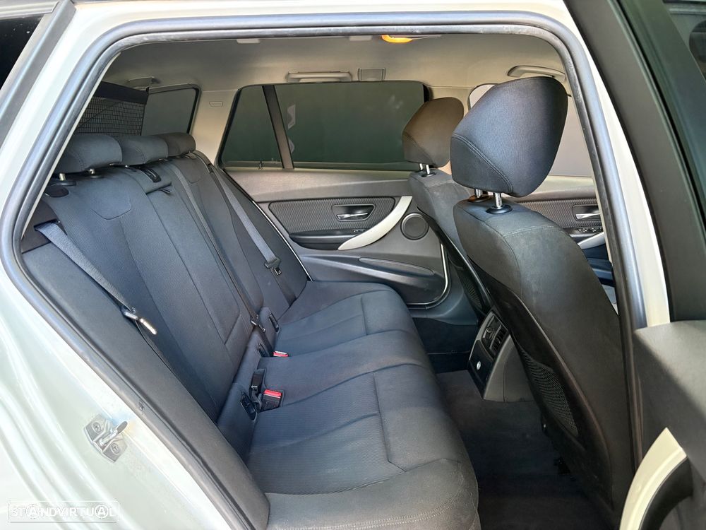 BMW 320 d Aut. Sport Line - 41