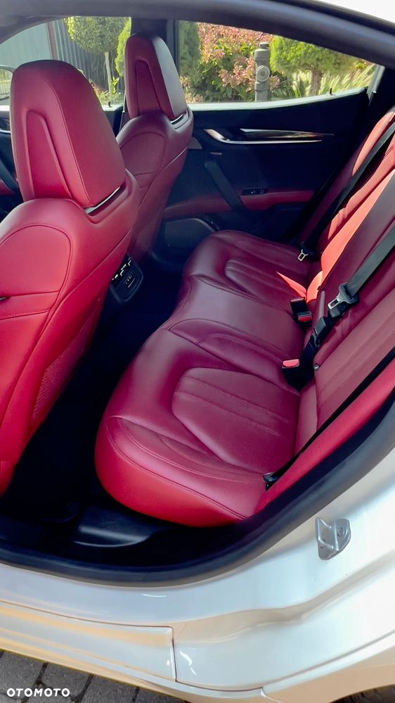 Maserati Ghibli S GranSport - 29