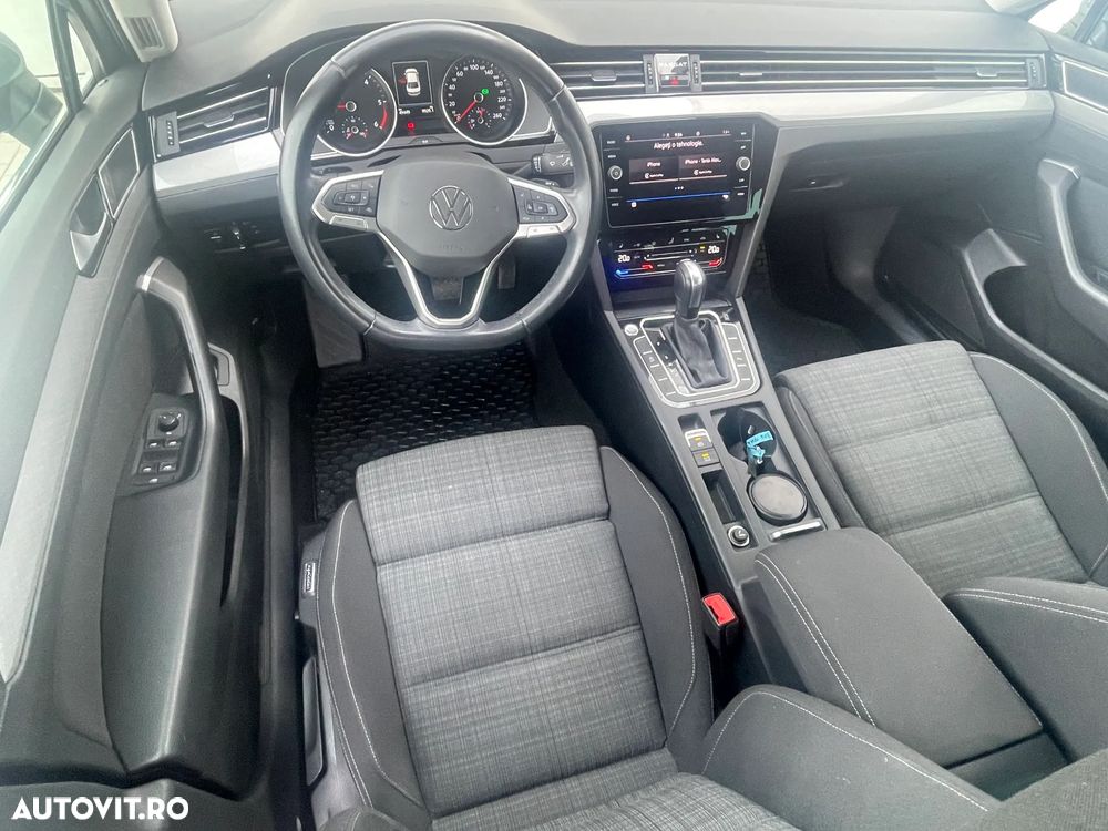 Volkswagen Passat - 11