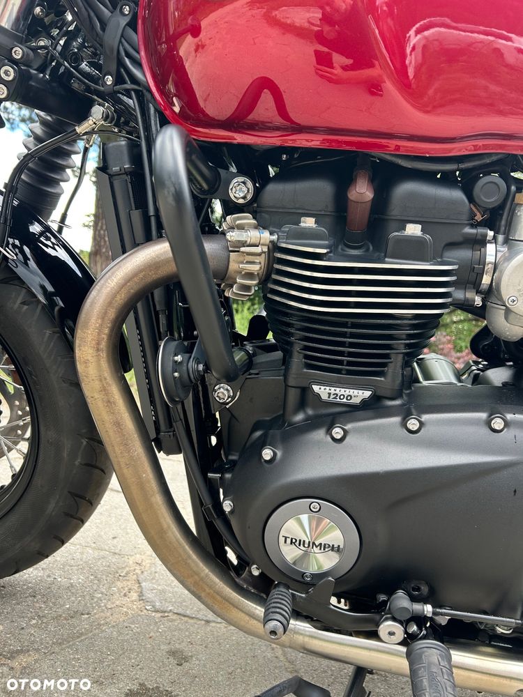 Triumph Bonneville Bobber - 12