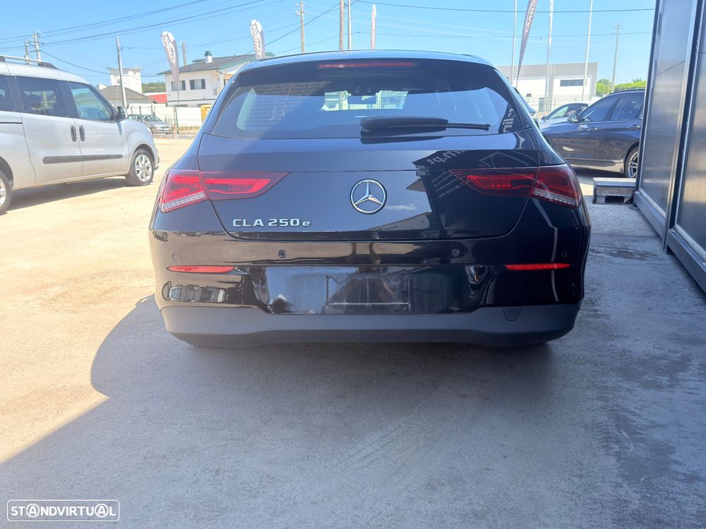 Mercedes-Benz CLA 250 e 8G-DCT Edition Progressive Line - 4