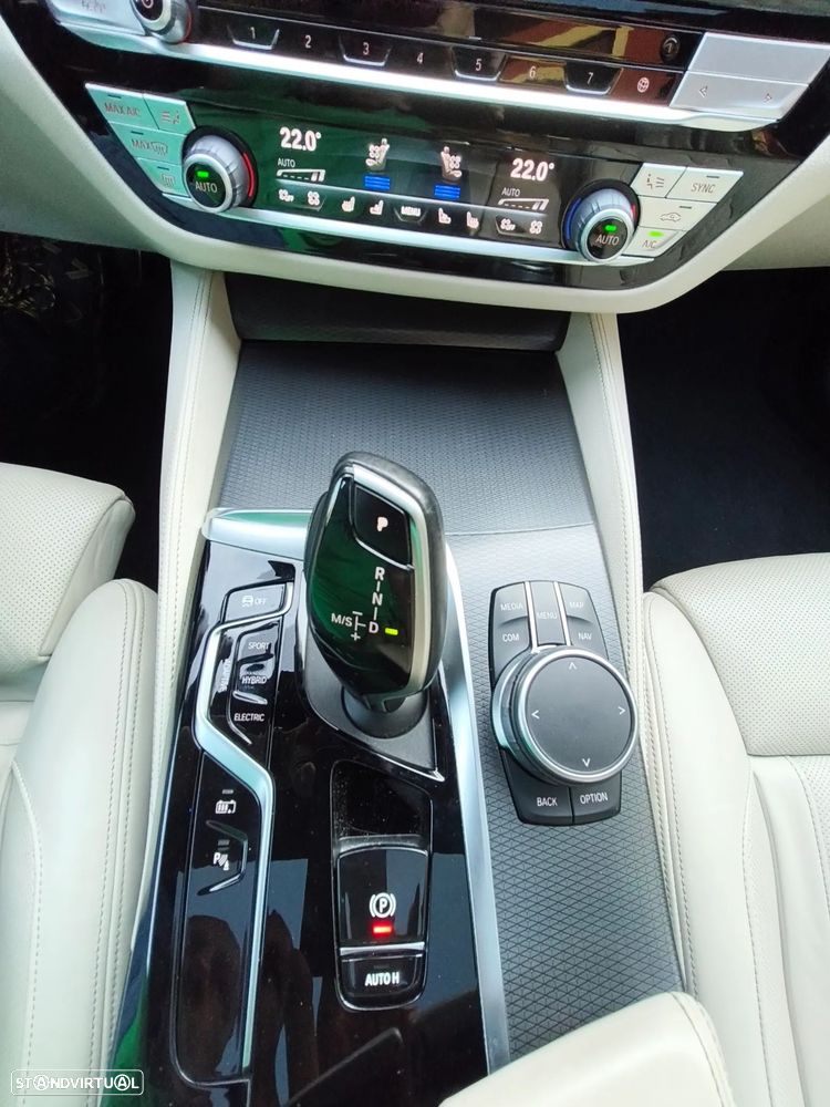 BMW 530 e Pack Desportivo M - 30