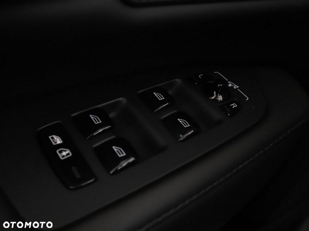 Volvo S90 B5 D AWD Geartronic Momentum Pro - 38