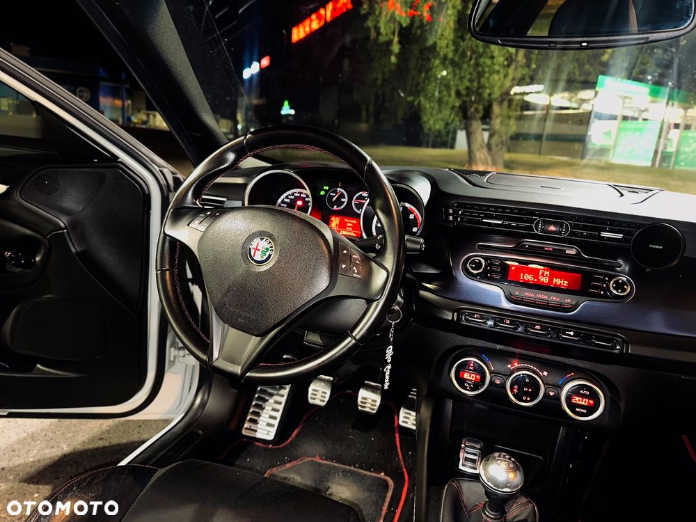 Alfa Romeo Giulietta 2.0 JTDM Distinctive - 13