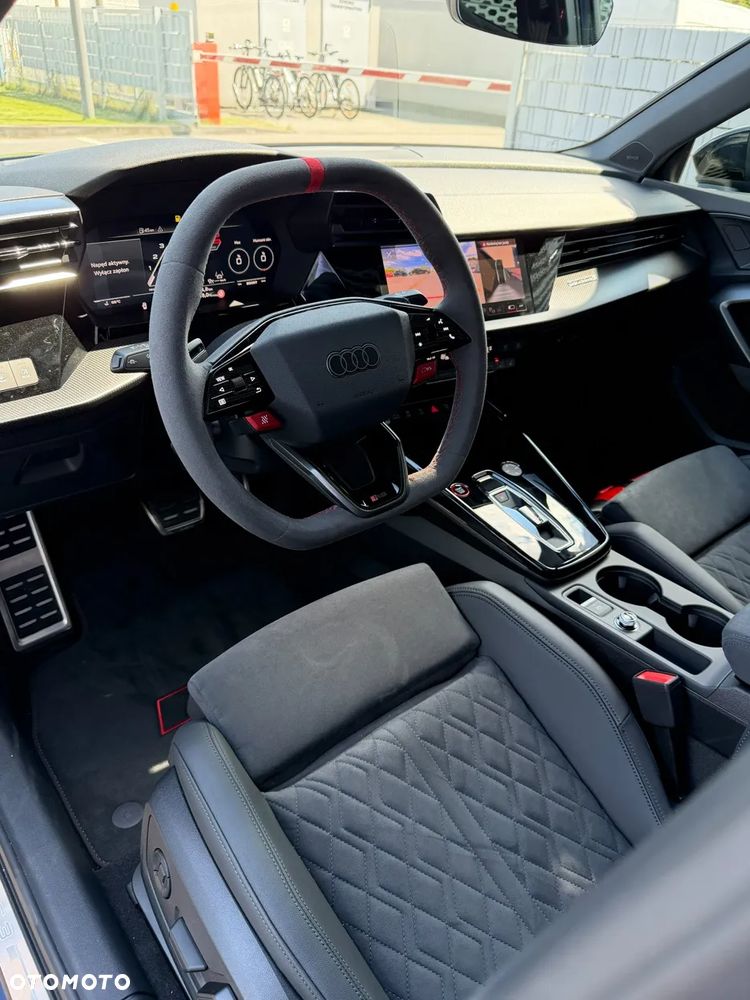 Audi RS3 Limousine - 3