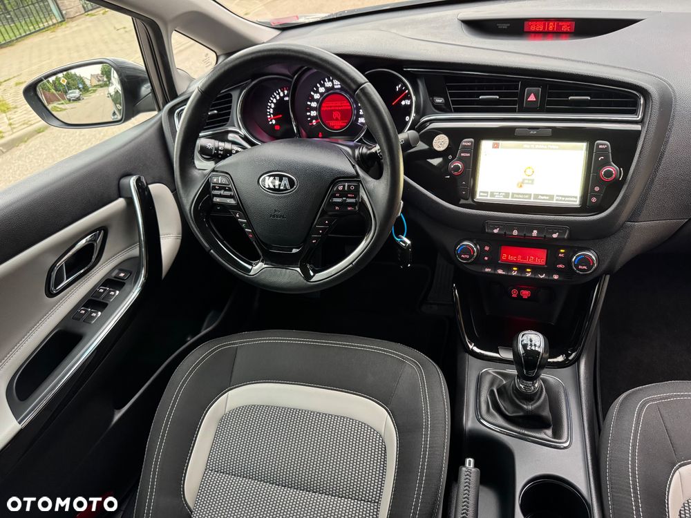 Kia Ceed 1.6 GDI Dream-Team Edition - 31
