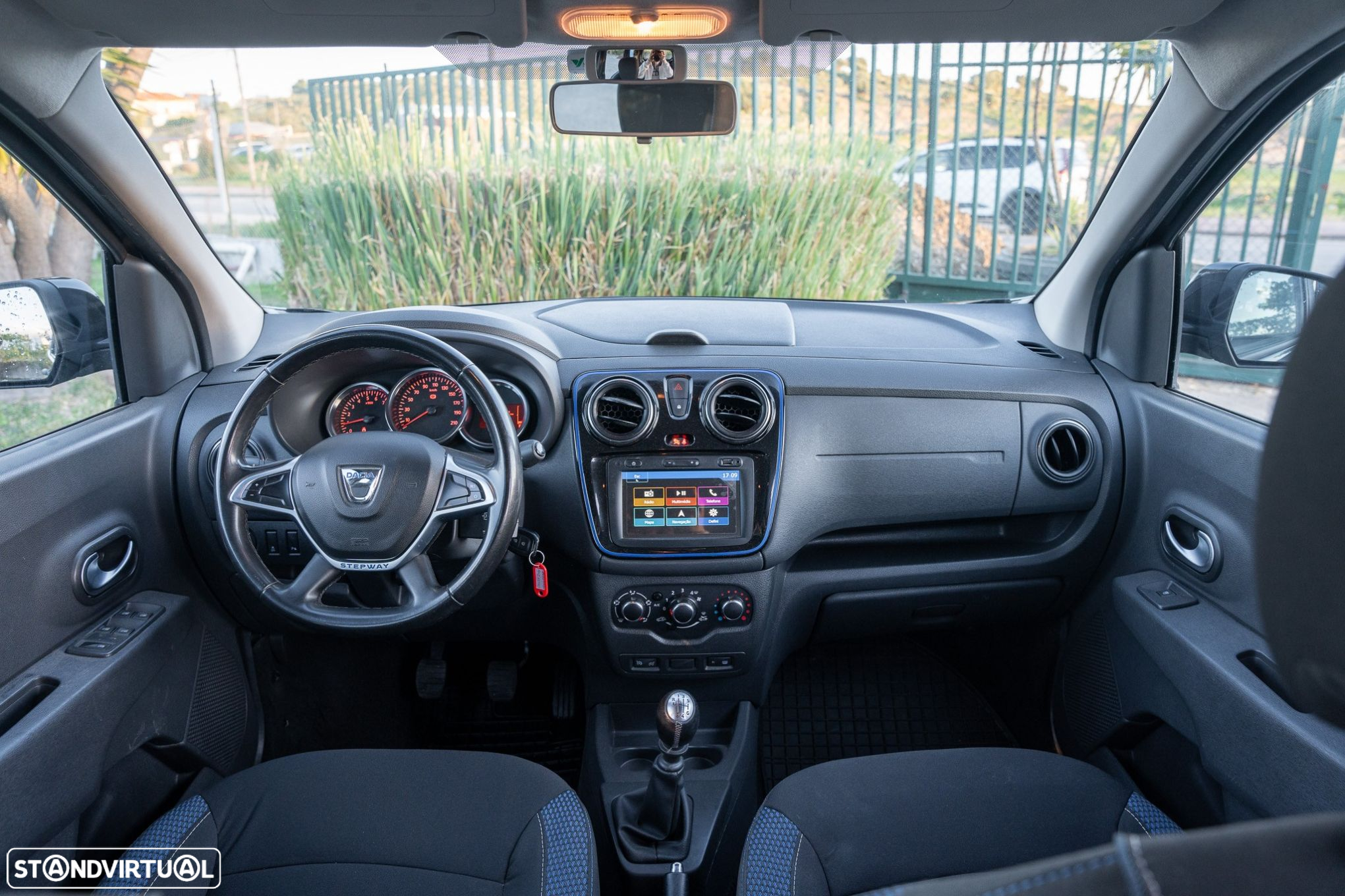 Dacia Lodgy 1.5 Blue dCi Stepway 7L - 5
