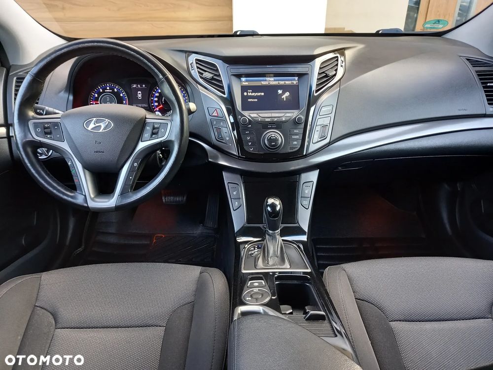 Hyundai i40 Kombi 2.0 Automatik Premium - 22