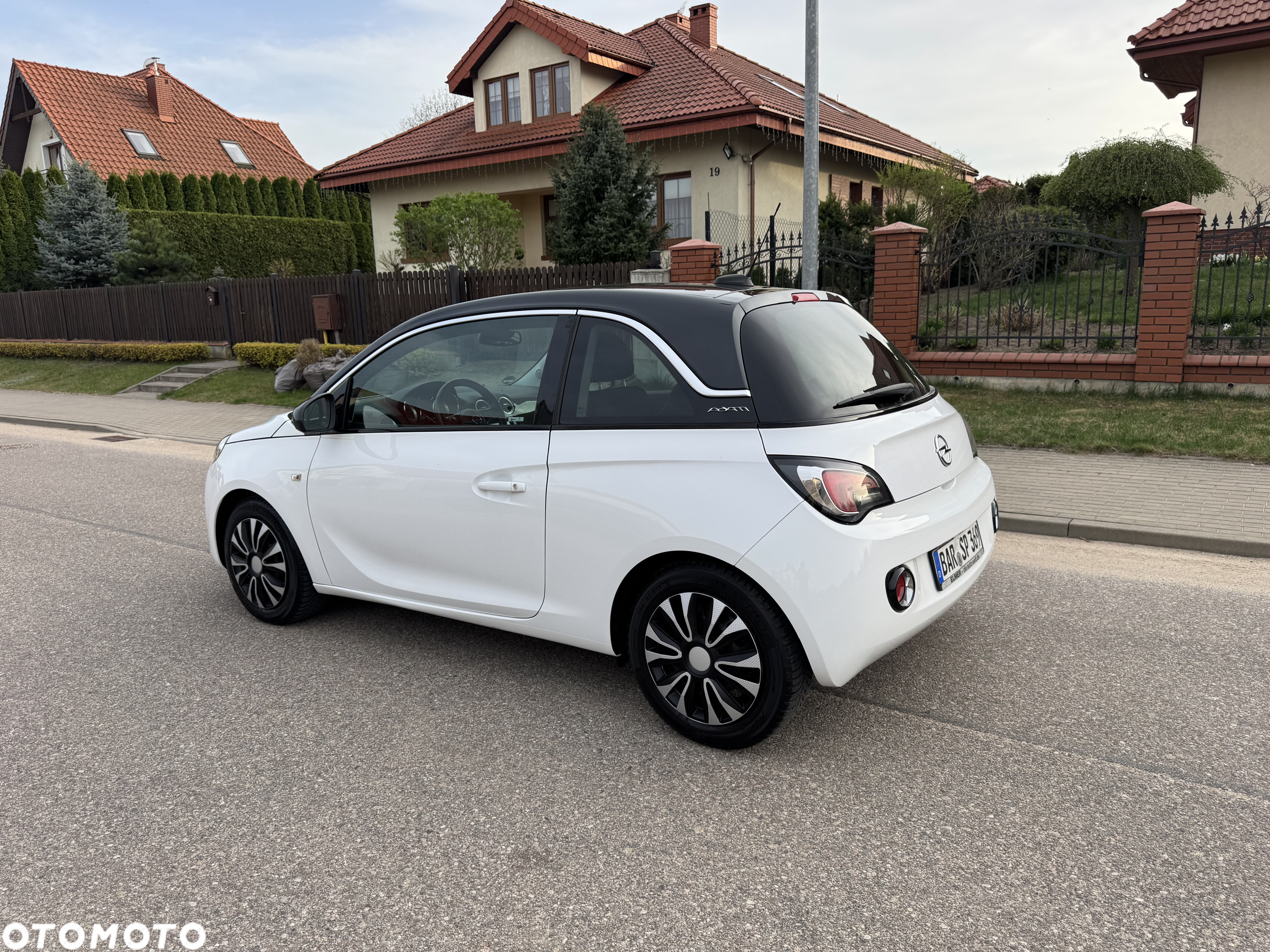 Opel Adam 1.2 Black Jack - 4