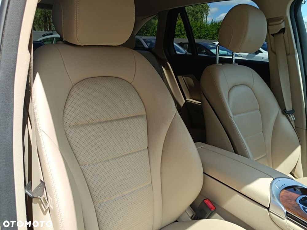 Mercedes-Benz GLC - 27