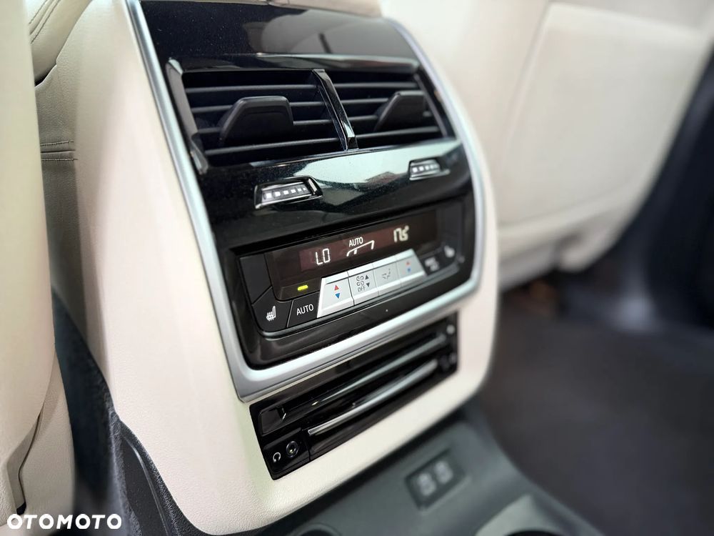 BMW X7 - 26
