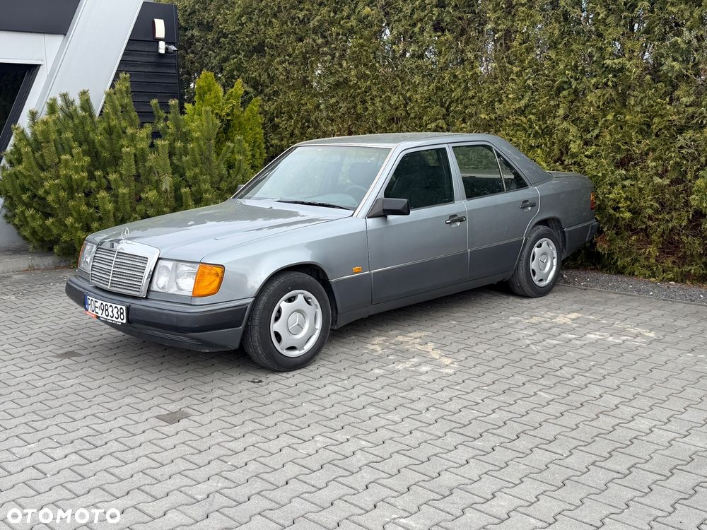 Mercedes-Benz W124 (1984-1993) - 12