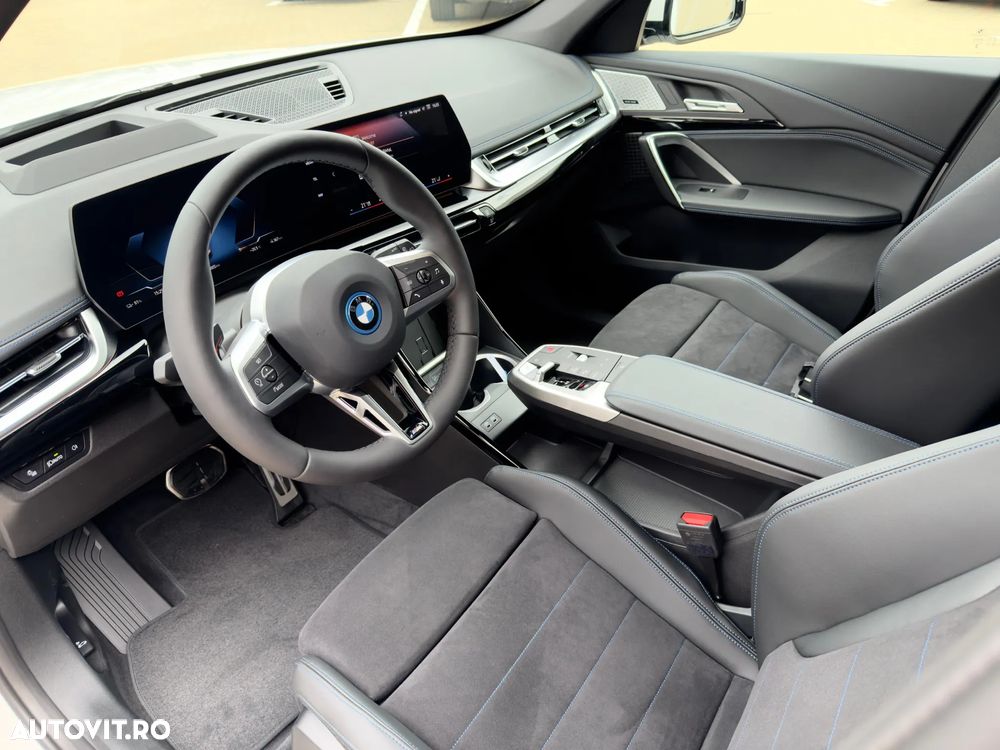 BMW iX1 xDrive30 - 10