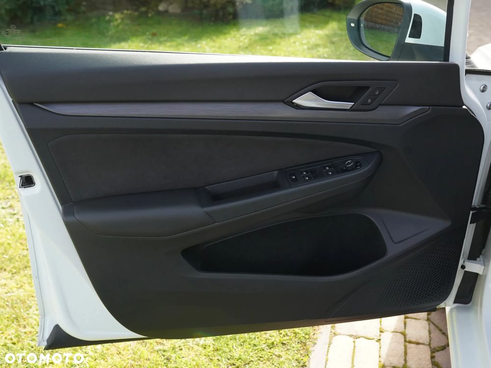 Volkswagen Golf 1.5 eTSI Style DSG - 37